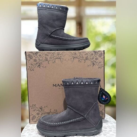 Manitobah Mukluks WR Reflections Half Ankle Boot Size 6 EU 36 - Picture 9 of 12